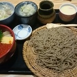 文ざ - マグロ他人丼そば定食￥1242(そば大盛無料)