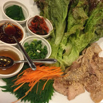 お好み焼・鉄板焼 せんべや - 豚トロのサンチュ