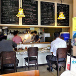 コッテジ - カウンター席（２０１５年９月）