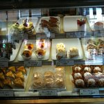 セキモト - 素朴なケーキが並んでいます