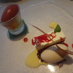 miura - ランチ ④ デザート: レアチーズケーキ、ホワイトチョコとカラメルのアイス、季節のフルーツ、キャンベルぶどうのシャーベット