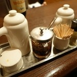 中国酒家 大三元 - 卓上調味料