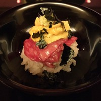 にくの匠 三芳 - 瀬戸内の赤雲丹と牛トロの手鞠寿司！