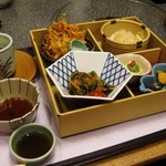 かごの屋 - 多彩な小鉢と茶碗蒸し（かごの屋 薫膳）