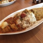 ステッラ - よくばりプレート
本日のカレー2種
鮪カレーとほぐし鶏と豆のカレー

♯スパイシー
♯程よい辛さ
♯雑穀米
♯うずら部