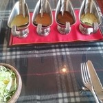 美味しんぼ - 4種のドレッシング。