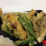 カフェスマイル - 白身魚、インゲン、舞茸、レンコン、鶏と大葉