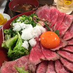 浪花焼肉 肉タレ屋 - ローストビーフ丼（特盛）