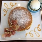 敷島珈琲店 - 期間限定いちじくのホットケーキ