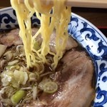 やまぶき - チャーシューメン　麺アップ