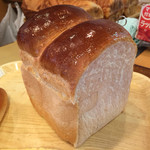 ヒヨシヤ - 焼きたてのイギリスパン、ふわふわ！