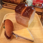 ヒヨシヤ - イギリスパン、メンチカツコッペ、シベリア