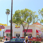 IN-N-OUT BURGER - 外観