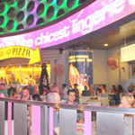 Pink's Hot Dogs - 席