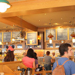 Market House - 店内　座席もあります