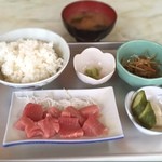 花生食堂 - ブツ定食¥650
                                安過ぎませんか？！
                                っと思ったら、それなりの内容でござった^^