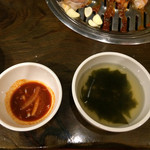 セマウル食堂 新大久保店 - わかめスープとたれ