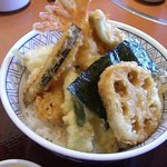 和食さと - にぎわい海老天丼セット単品(829円)