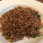 中国料理 仙ノ孫 - 四川風ピリ辛黒チャーハン