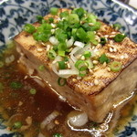 元祖立ち飲み屋 - しみ豆腐￥130円