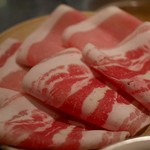 Shabu Gen - 岩中豚のロースとロイヤル三元のロースとバラ