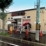 開店(11:00)１時間前には既に6人が並んでいた！札幌で1番人気「彩未」