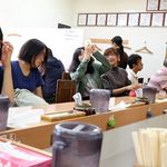 麺屋 彩未 - 既に観光地…カウンターに座ったほぼ90％が写真を撮っている