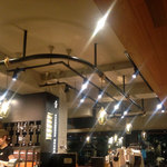 ネイバーフッド アンド コーヒー - おしゃれな照明と空間