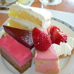 レストラン パヴェ - メインケーキ（2008年3月イチゴケーキほか）