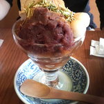 茶茶の間 - 手炒り焙じ茶寒天と加計呂麻黒糖アイスクリームあんみつで本日のお茶セット