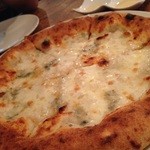 アオジ ソシガヤ - クワトロフォルマッジ  右奥がはちみつ(プラス２００円)