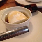 アオジ ソシガヤ - サービスランチのコーヒー風味のパンナコッタ   スプーンはnendo