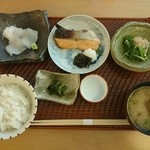 Rintarou - ランチ、秋鮭幽庵焼きと真子鰈刺 1,200円