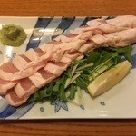 やきとり呑斗 - とりわさ、450円です。