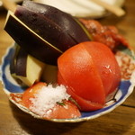 居酒屋　ちょーちょ - 突出しの生野菜。