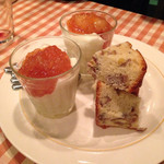 山岸食堂 - パンナコッタwithりんごジャムとチョコレートパウンドケーキ♡