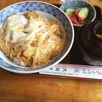 大朝日 - 南三陸町の大朝日でかつ丼を食した。
美味い出汁がよく効いている。
うまし。
