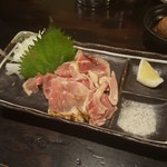 Nama Tsukune Genya - もも肉の刺身３９０円