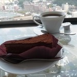 エアーズカフェ - 再々）ケーキセットで「チョコレートケーキ＆珈琲」。