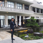 庭園にはなんと100匹の鯉がいるとのこと