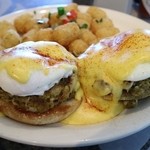 Cinnamon's - クラブケーキエッグベネディクト