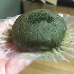 こゆるぎ茶屋 - 緑茶のおはぎ。税込180円。