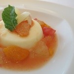 ラ・トルテュ - パイナップルのムースグラッセ