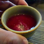 京松蘭はなれ - 食前酒は紫蘇の葉酒。