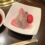 ワンカルビ - 先付は生ハムとチーズの小鉢