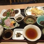 食彩一番御膳（土日祝限定、1,500円。メインディッシュはお刺身盛り合わせ、豚の網焼き、鯛と野菜天ぷら）