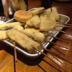 Kushikatsu Baru Sutairu Hana - お任せ１０本１２８０円