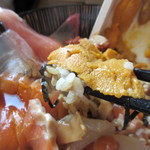 博多豊一長浜食堂 - 
            そえられた出汁醤油をぶっかけていただくと至高の時間が訪れます。
            
