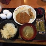 Sakura Suisan - メンチカツ・揚げ焼売定食