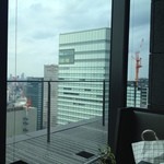 アルヴァ(アマン東京) - 読売ビル。黒枠で囲まれたガラス貼りのところが渡辺オーナーのプライベートルームらしいです。